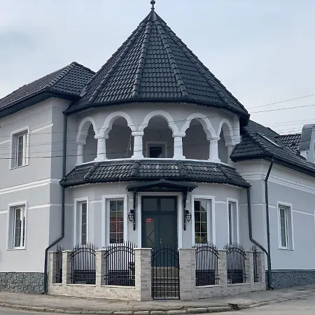The Corner House Apartment Hunedoara Exterior photo